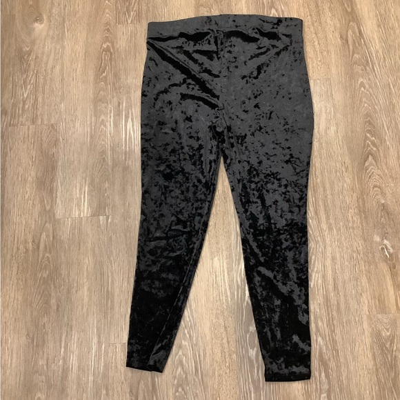 EUC, CUTE*- Full Length Signature Waist Crushed Velvet Legging | OFFERS WELCOME! - Picture 6 of 9